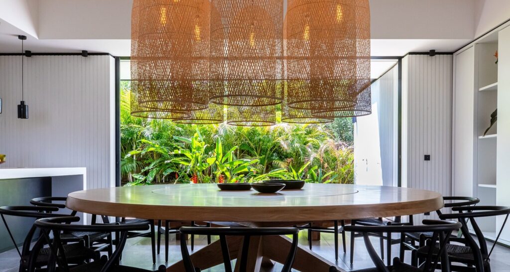 Villa Valentina dining room and tropical garden